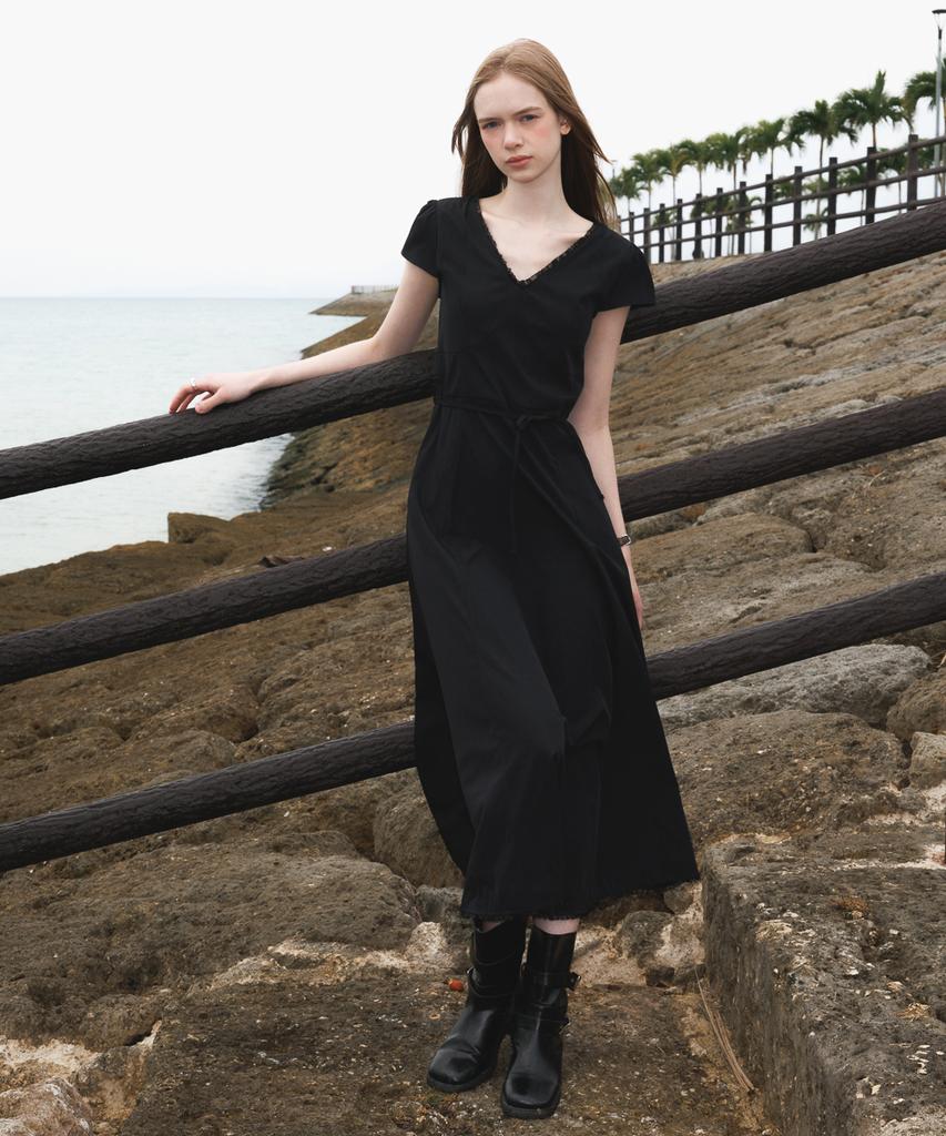 Dehebe V-Neck Flare Dress [Black]