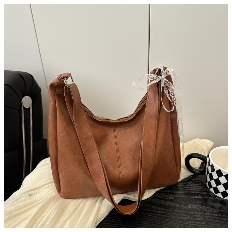 Korean Version of Large-capacity Underarm Bag Women's 2025 New Fashion Shoulder Bag Simple and Versatile Popular Commuter Tote Bag