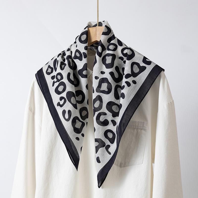 Leopard print silk small square scarf women's sunscreen shawl summer thin mulberry silk scarf fashion versatile 71 small square scarf