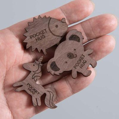 Деревянное обнимание с животными, карманное маленькое поощрение, снятие стресса, милое украшение в виде животного, карманное обнимание, подарок