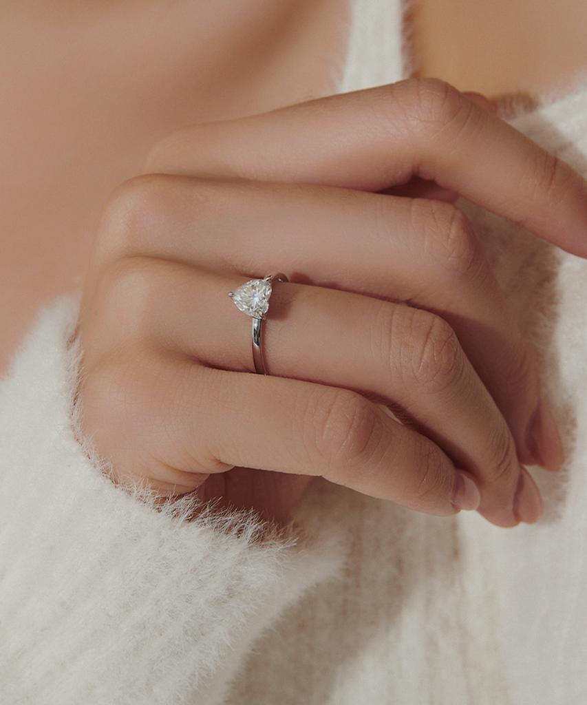 Helene Jewelry Серебро 925 пробы 1 карат Муассанит огранки «сердце» Кольцо «Мисс» (Тип А)