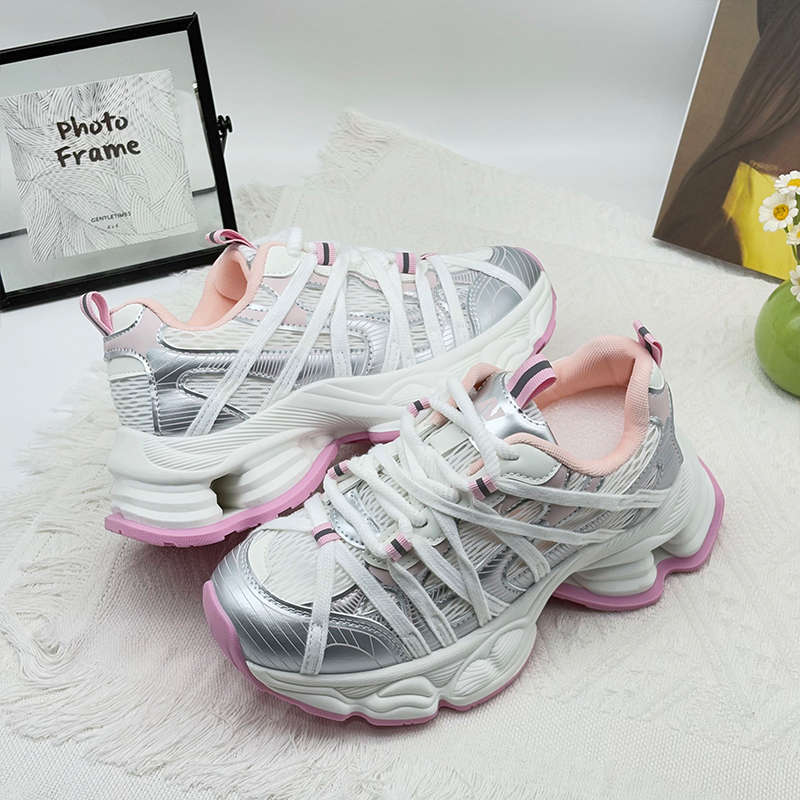 Парижские кроссовки для папы женские на платформе старые ретро 2025 весна и осень новые повседневные сетчатые дышащие модные спортивные туфли тренд