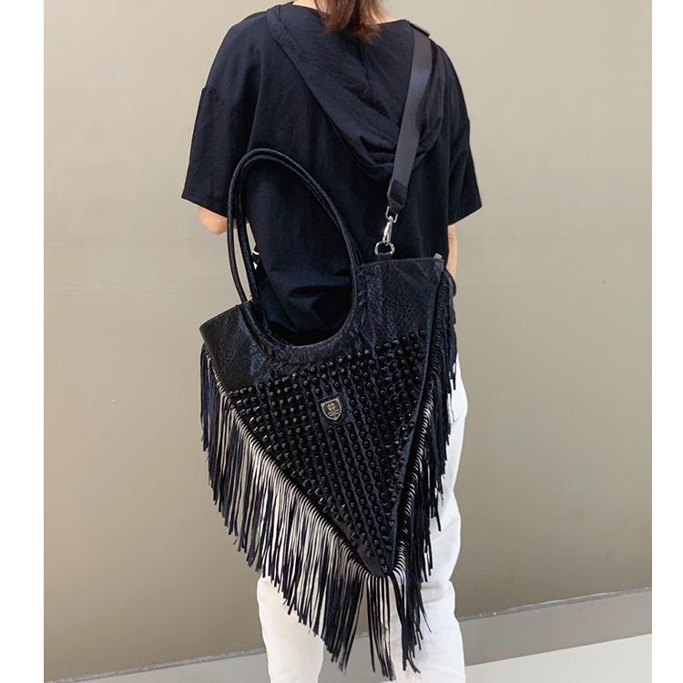 Сумка из искусственной кожи, женская сумка, уличная трендовая сумка на плечо с заклепками, кисточками, сумка через плечо, треугольная модная сумка на плечо