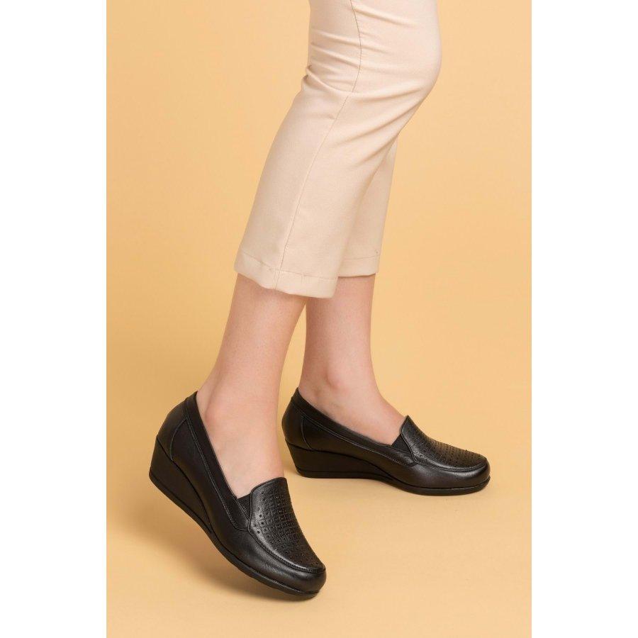 Женские повседневные туфли на танкетке из натуральной кожи на каблуке