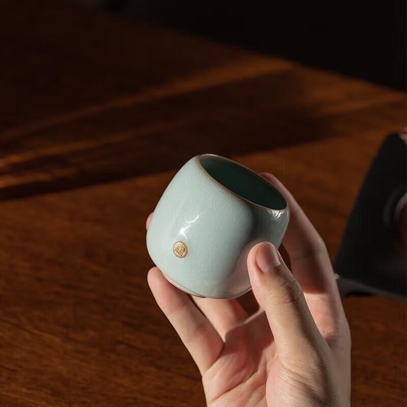 Wan Qian Tang Ru Kiln Master Teacup Gift Set