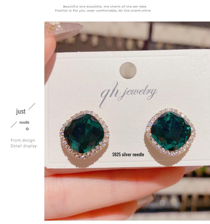 Новые летние серьги с зелеными кристаллами — стильный, уникальный, простой дизайн