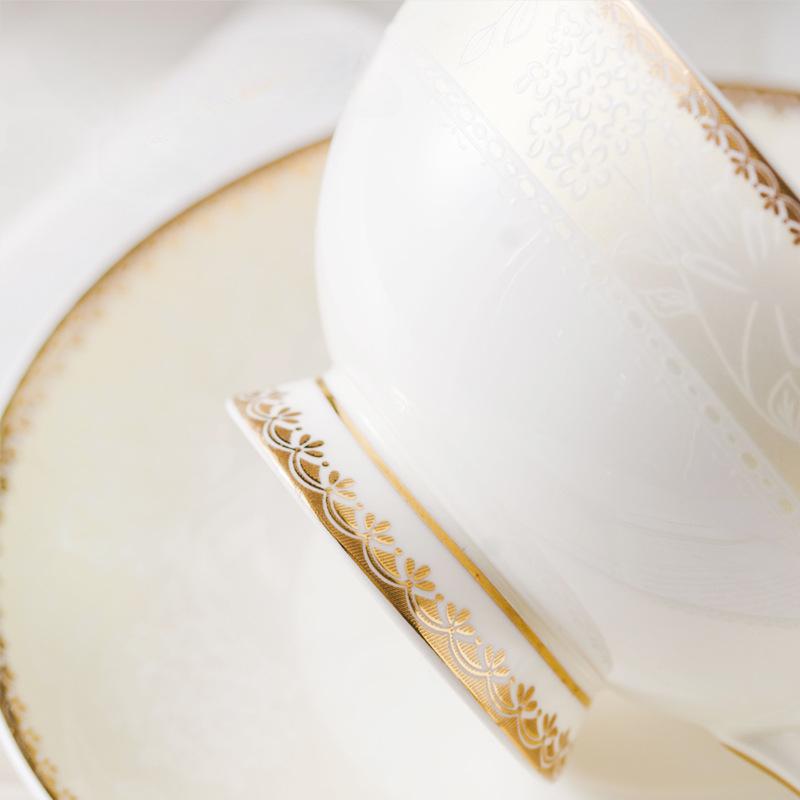 Кофейная чашка и тарелка из костяного фарфора с цветочным узором и золотой каймой в стиле минимализма Breeze, европейская чашка для дневного чая
