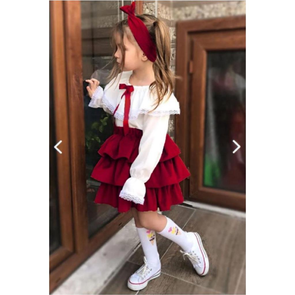 Девушка в юбке с оборками С оборками на кружеве Кружево сверху 2909