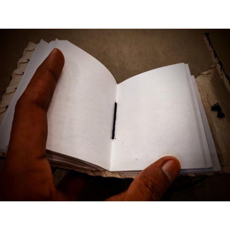 Винтажный черный ежедневник ручной работы в кожаном переплете с тиснением «Древо жизни» — 200 толстых страниц без подкладки из переработанных материалов многоразового использования — подарок для него/нее, унисекс