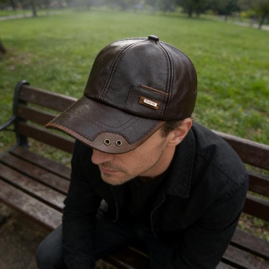 Осенне-зимняя бейсболка из искусственной кожи, дышащая, с металлическими люверсами, дизайн color-blocking, универсальный повседневный стиль, бейсболка