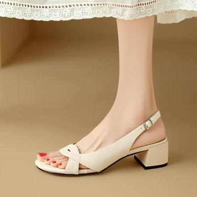 Французские босоножки в римском стиле с одним словом и пуговицей, женские босоножки с толстым каблуком, лето 2025, французские серебристые босоножки с открытым носком на среднем каблуке