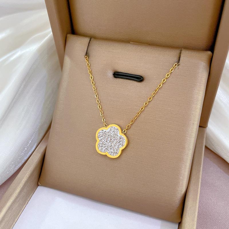 Fashion Retro Women's Necklace Temperament Micro Diamond Necklace Exquisite Collar Chain Accessories
