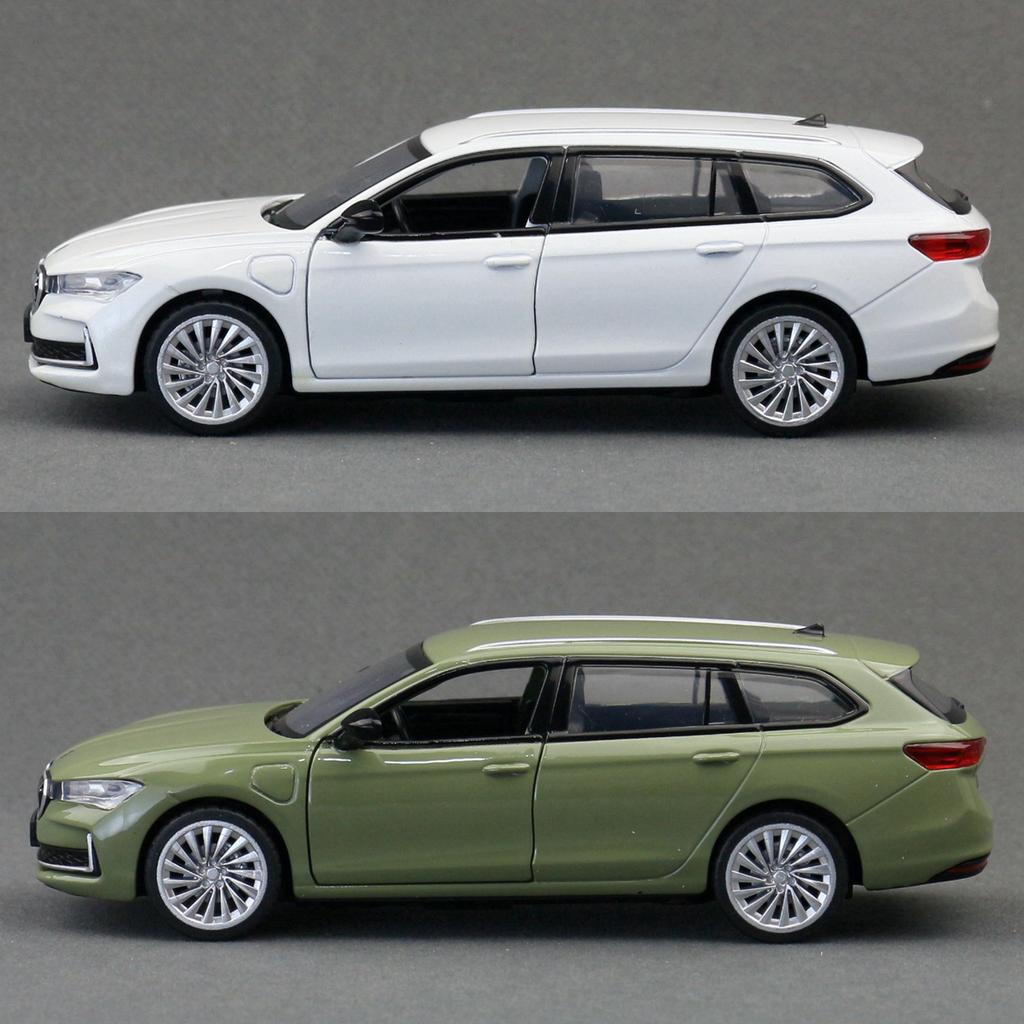 Масштаб 1/35 Skoda Superb Combi Седан Модель игрушечной машины MSZ Литой металлический миниатюрный Оттягивающийся Звук и свет Коллекция Подарок для детей Мальчик