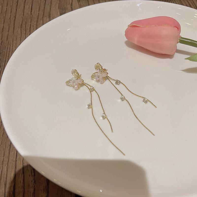 2023 Модные, элегантные и очаровательные серьги-бабочки для девочек, длинные серьги с кисточками и свежими бабочками. Женская мода, популярные серьги высокого дизайна