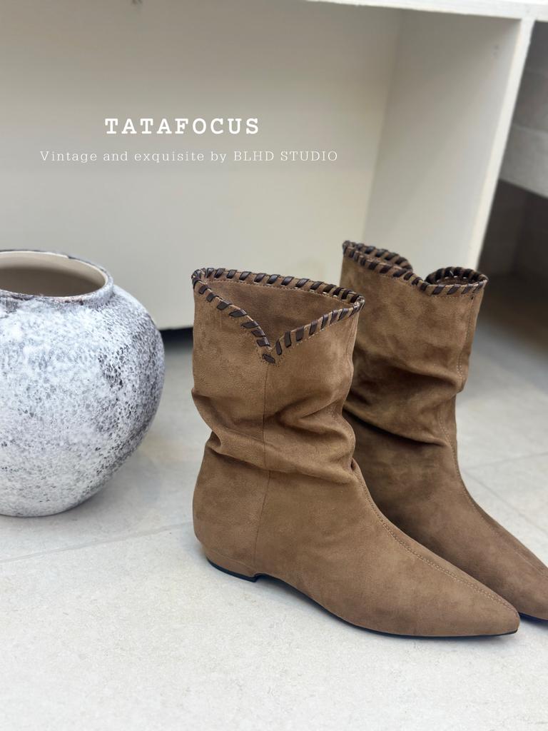 2025 новые взрывные ботинки интернет-знаменитости в стиле ретро из замши с острым носком на низком каблуке, плиссированные ботинки средней длины, модные повседневные женские ботинки в западном стиле