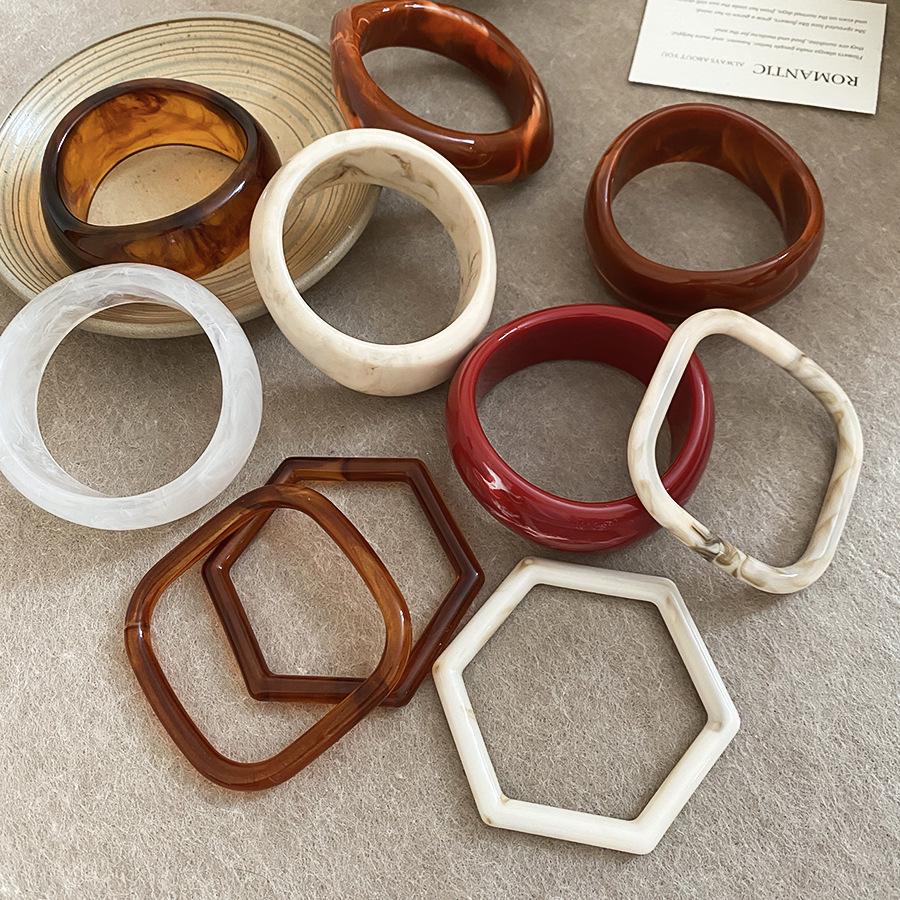 European and American Fashion High-End Marbled Acrylic Bangle Bracelet - Women's Versatile Hand Jewelry