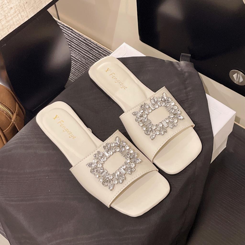 Французские шлепанцы со стразами женская летняя обувь 2025 новые легкие сандалии женские на плоской подошве фея ветер шлепанцы с одним ремешком