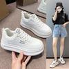 Весна 2024 новые маленькие белые туфли на толстой подошве женские корейская версия универсальные туфли-маффины и повседневные туфли на шнуровке студенческие женские кеды