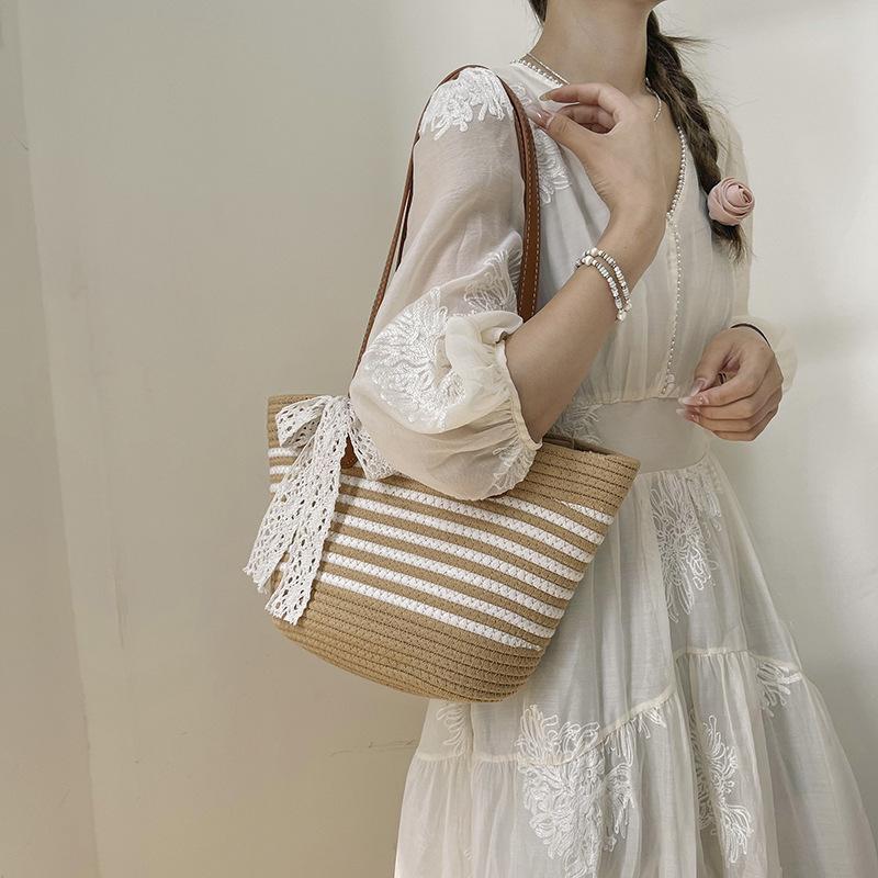 Women's Large Capacity Woven Straw Shoulder Bag - 2025 Spring Niche Beach Bucket Bag with Texture for Commute