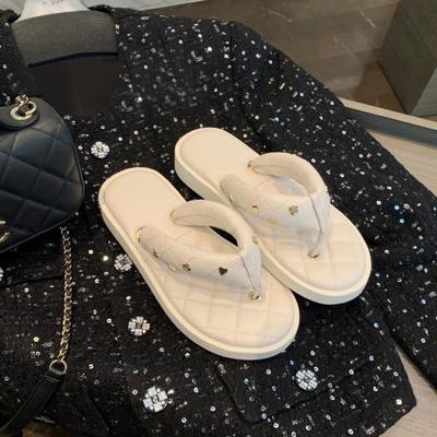 Модные повседневные тапочки на мягкой подошве 2024 года, летние тапочки с кексами, фея, ветер, толстая подошва, две пары, слипоны, мягкая подошва, полускольжение