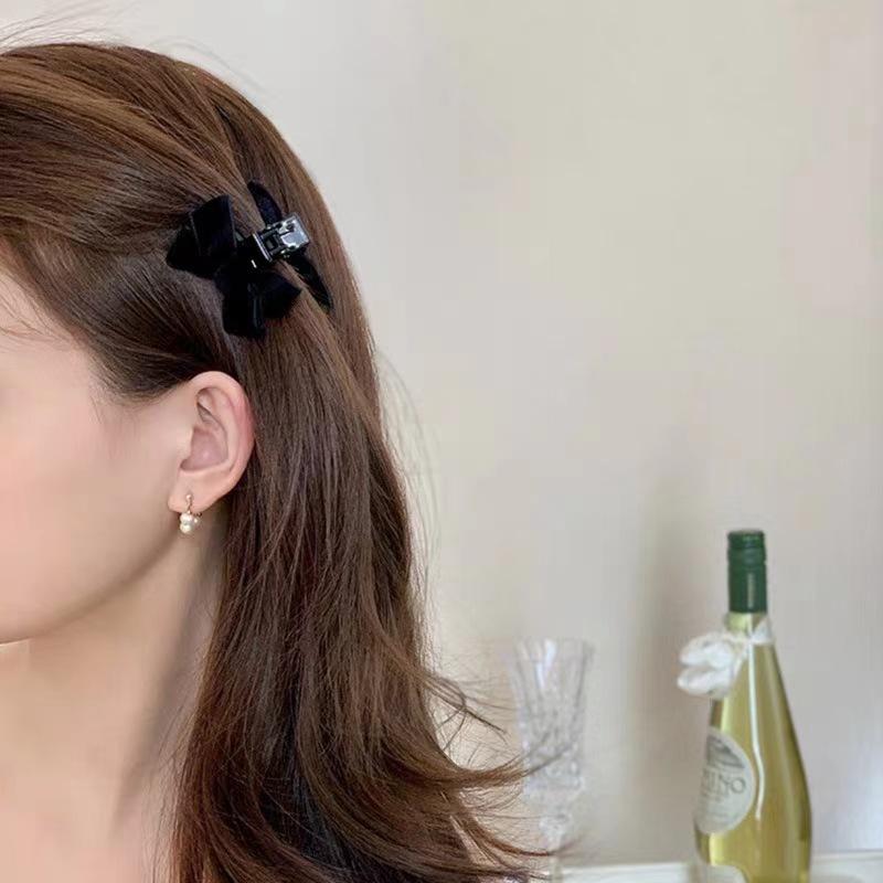 Korean Velvet Bow Hair Clip Claw Clamp Sweet Black Red Bow Small Hair Claw Clip Princess Headwear Girls Women Hair Claw Clip