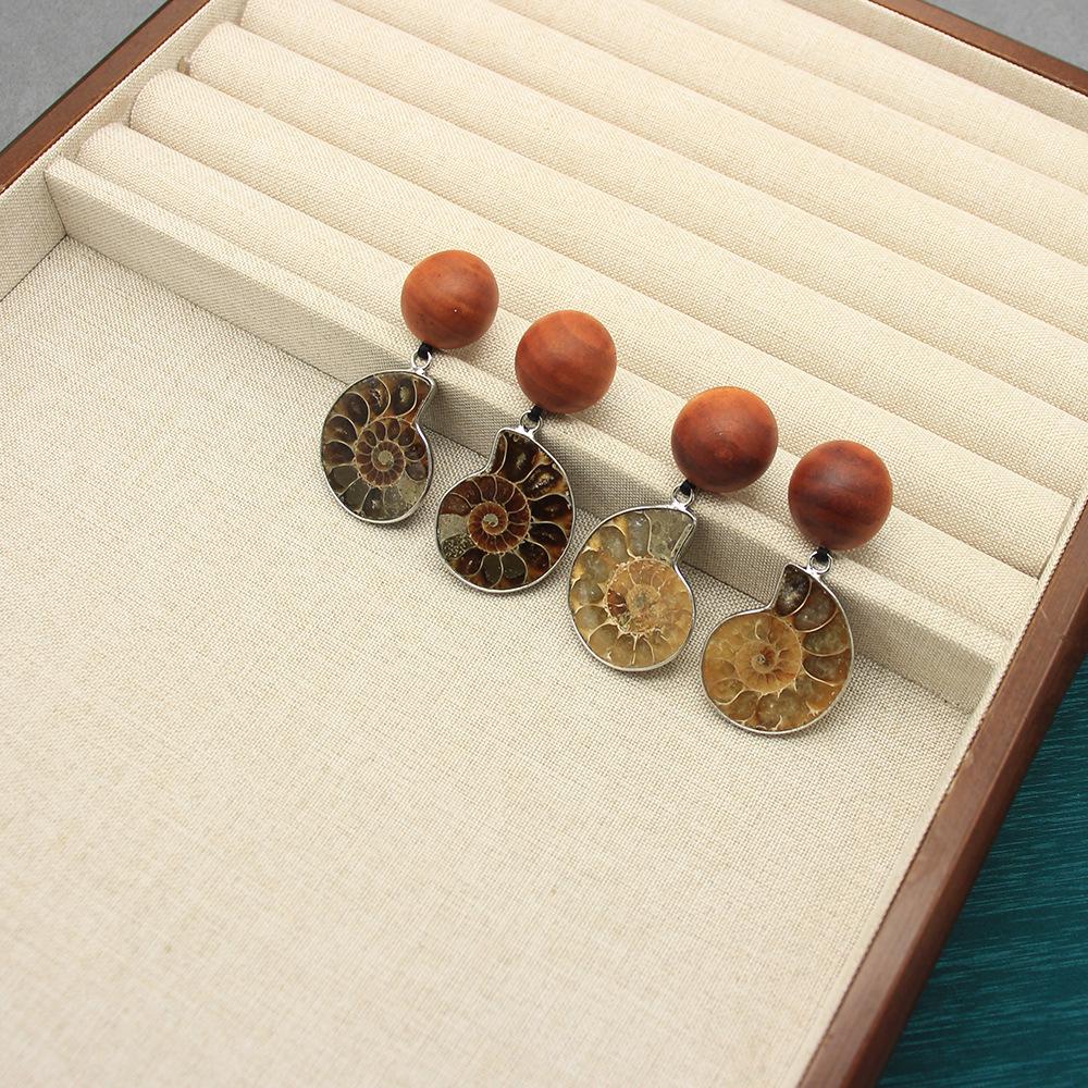 Серьги-пусеты из необработанного ракушечника и ракушек в виде сердца из древесины – Нишевый дизайн высокого класса