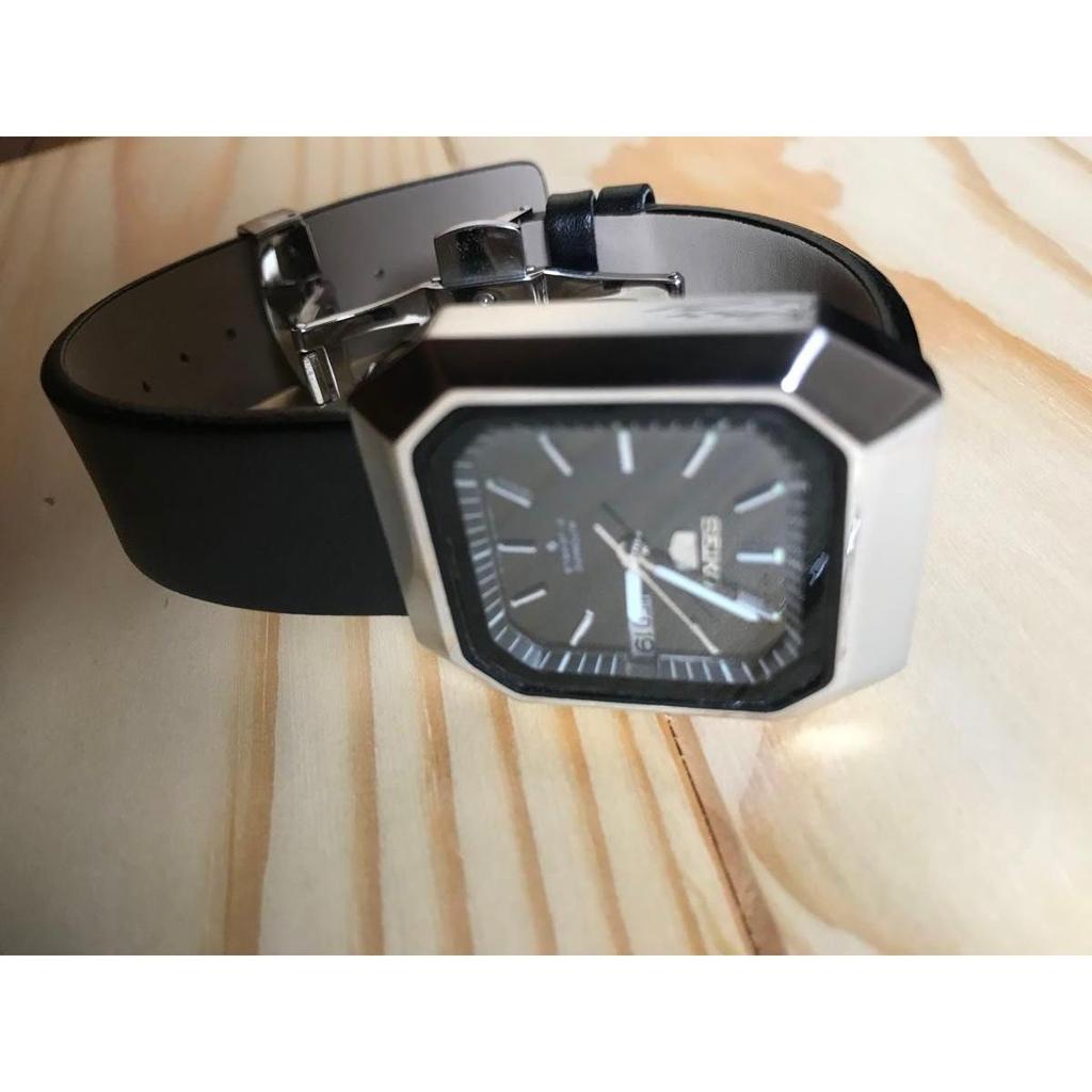 Б/у часы seiko5 Seiko 5 Квадратные часы Автоматический завод Циферблат Черные часы Антикварные ЯПОНИЯ автоматические