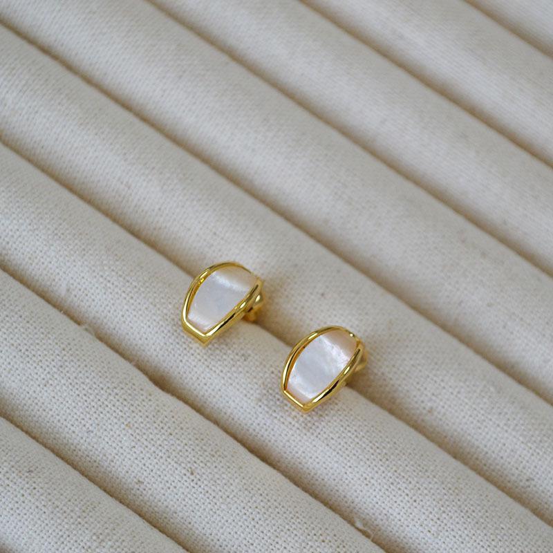 Японские и корейские минималистичные серьги-пусеты из латуни с золотым покрытием и серебра 925 пробы с изогнутым перламутром