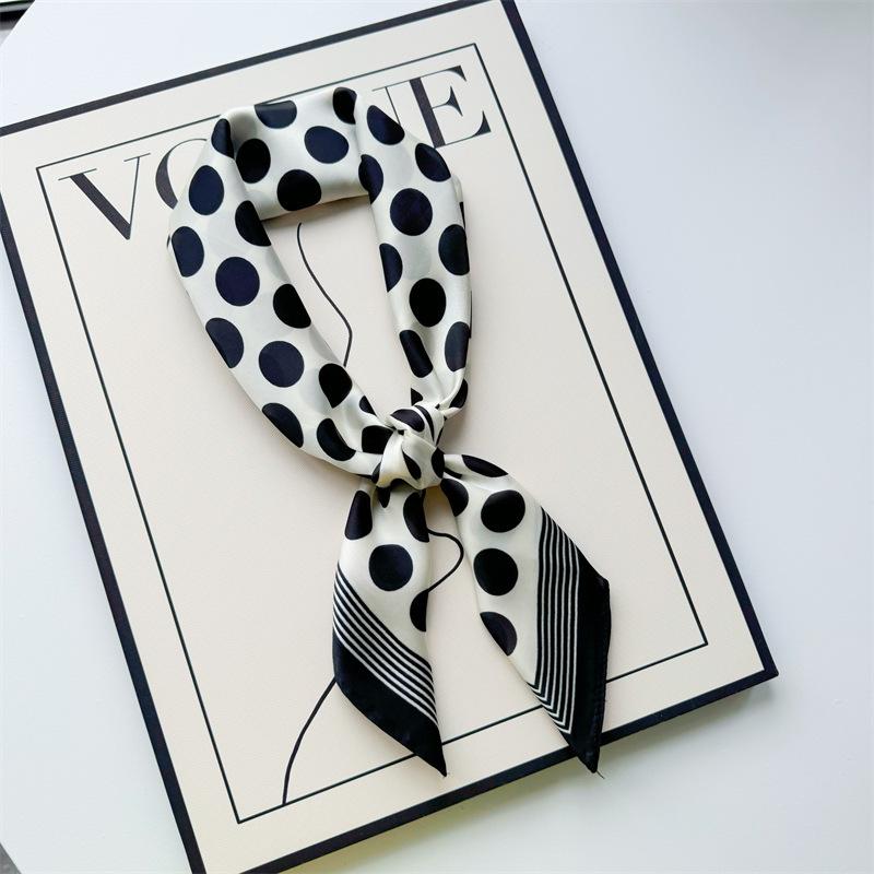New Hundred Hundred Satin Letter Print Neckerchief 70×70 Silk Scarf Small Square Scarf High Sense of French Scarf