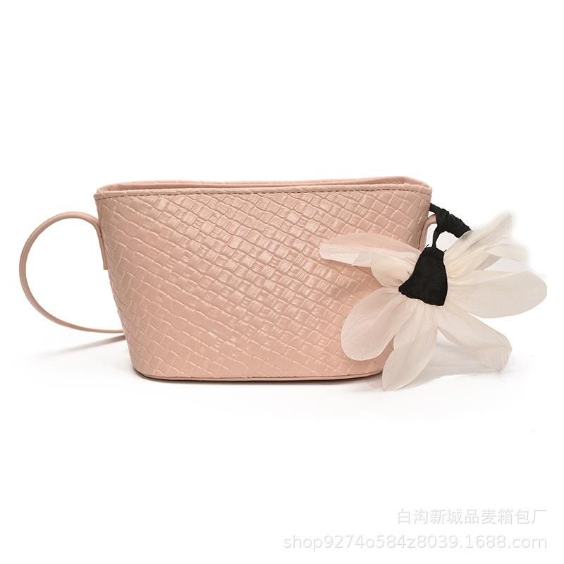 Fashion Woven Large-capacity Commuter Bucket Bag Women's 2025 New Korean Version Shoulder Bag Simple Solid Color Underarm Bag