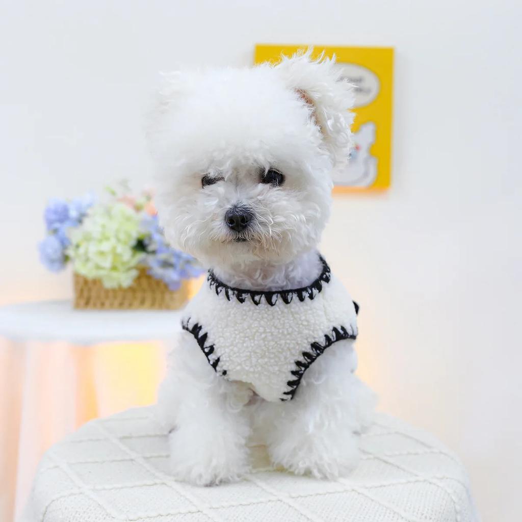 Pet White Lambskin Coat Puppy Cat Bow Vest Autumn and Winter New Lambskin Vest Puppy Clothes Designer Dog Clothes