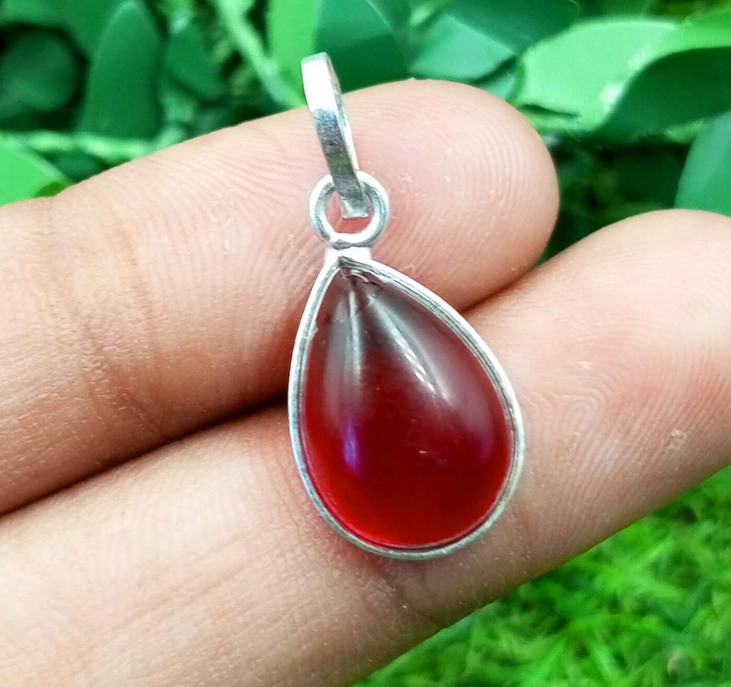 Гранат Драгоценный камень Стерлингового серебра 925 пробы с покрытием безель Груша Подвеска Ювелирные изделия NST-J2H4269