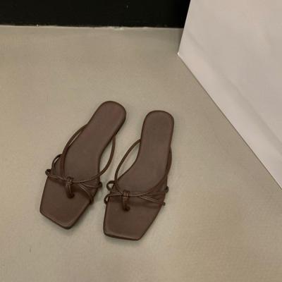 Мода 2025 Новые Летние Женские Туфли Плоская Подошва Вьетнамки на Клипсе Тонкий Ремешок Комбинация Дышащие Пляжные Сандалии Сандалии