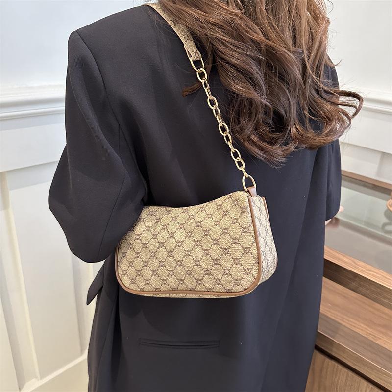 Новая сумка с высоким внешним видом, новая модная простая и легкая роскошная сумка через плечо с модным темпераментом, маленькая квадратная сумка через плечо