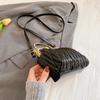 2026 New Shell Shaped Ladies Shoulder Bag with Sewn Car Lines Metal Handle Small Evening Handbag for Women