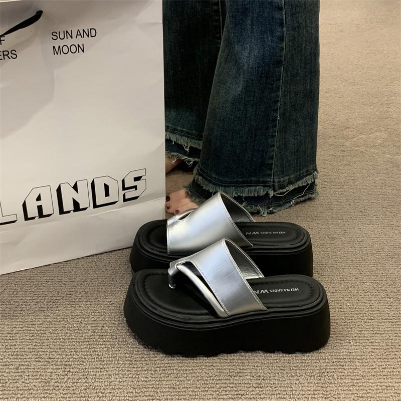 Летние женские шлепанцы на платформе с толстой подошвой, модные шлепанцы с перемычкой для пальца, женские повседневные сандалии для пляжного отдыха