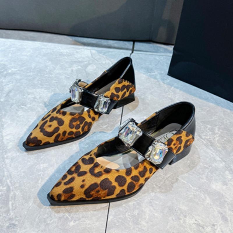 Модные весенние новые туфли на толстом каблуке, женские модные остроносые туфли с мелким вырезом из замши с леопардовым принтом и блестками, на мягкой подошве, нескользящие, низкие