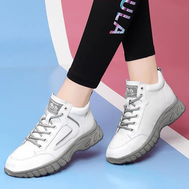 Fashion Winter Black Leather Sneakers Casual Women Waterproof Warm Flat Sneakers With Fur Fashion Slip On Trainers Sports Running Shoes