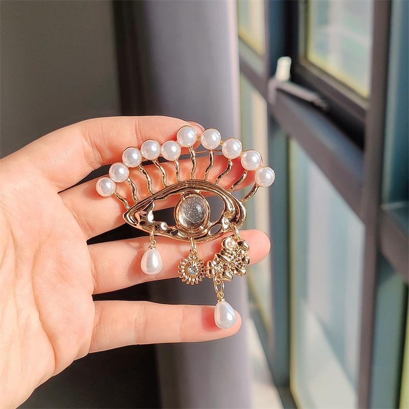 Брошь-подвеска в виде глаза дьявола в стиле ретро, женская брошь в виде преувеличенного глаза, аксессуары в виде нишевого дизайна