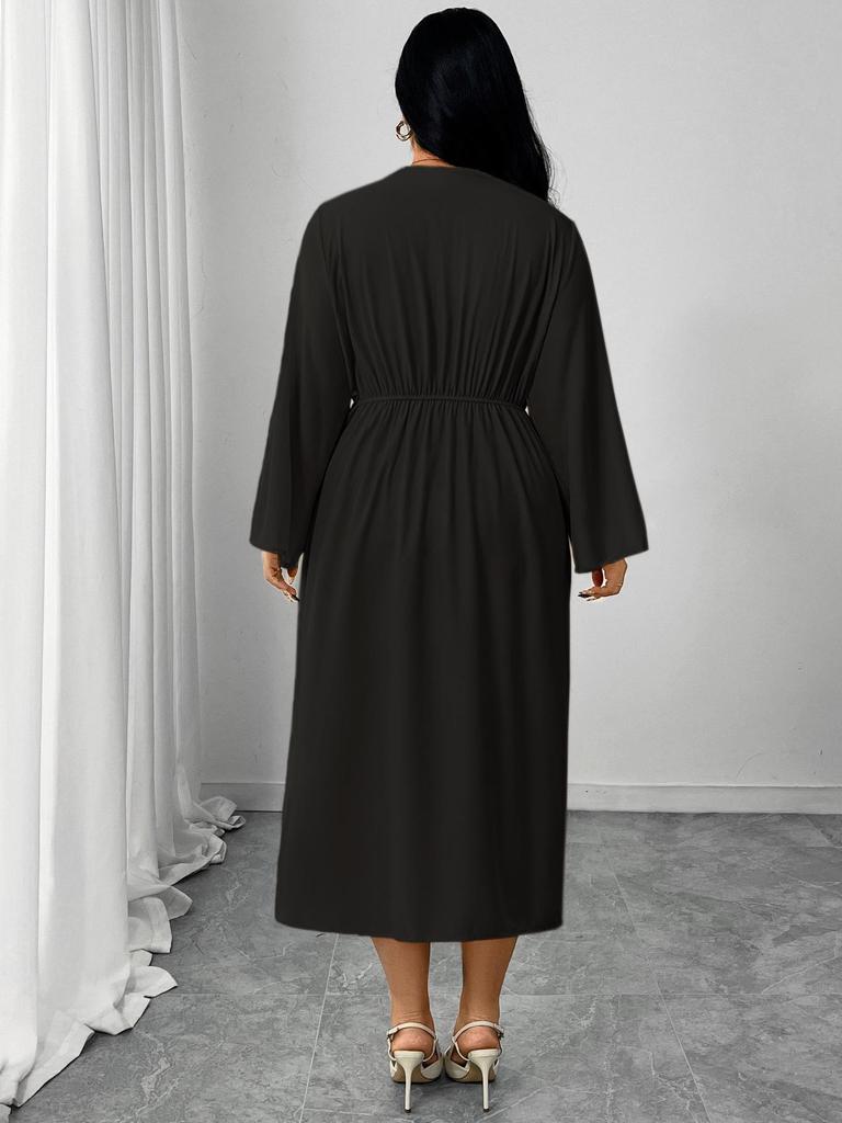 Элегантное облегающее платье с длинными рукавами, подчеркивающее талию, с асимметричным подолом