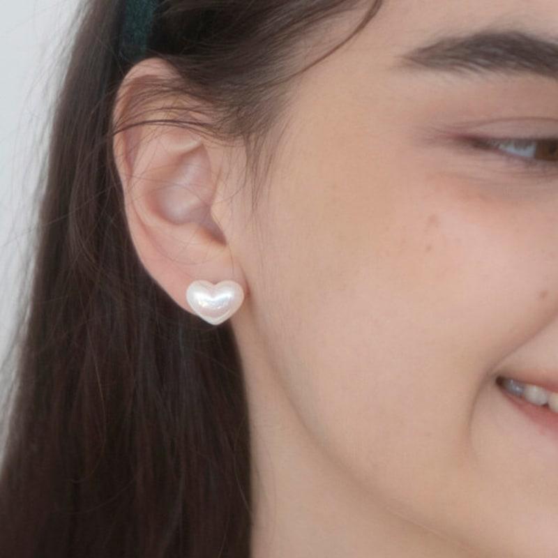 FANTASTIC PLANET cloud heart pearl earrings