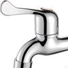 Наружный водопроводный кран для использования в саду и дворе