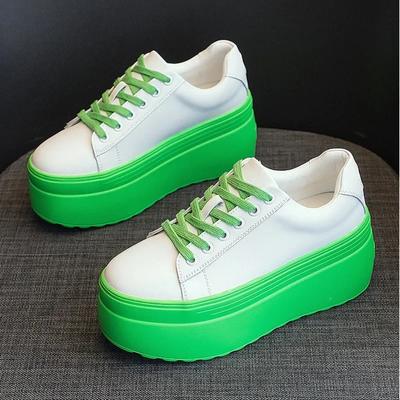Модные повседневные маленькие белые туфли Dermis Autumn New Толстая подошва женские туфли 8 см Увеличение высоты Board Shoes Женские кроссовки на платформе
