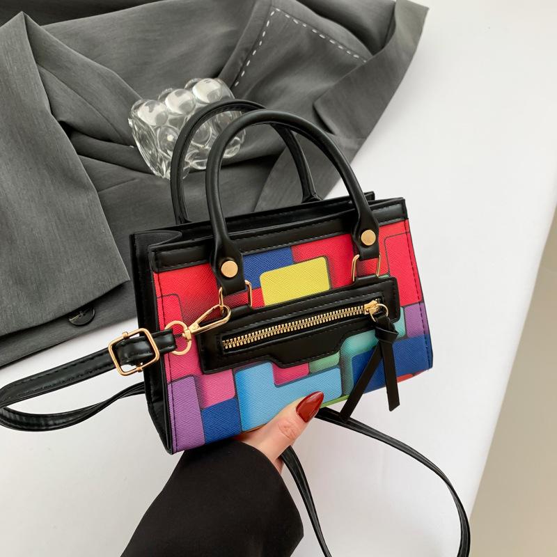 Новая летняя контрастная цветная простая и модная ручная сумка через плечо, маленькая квадратная сумка, повседневная сумка через плечо