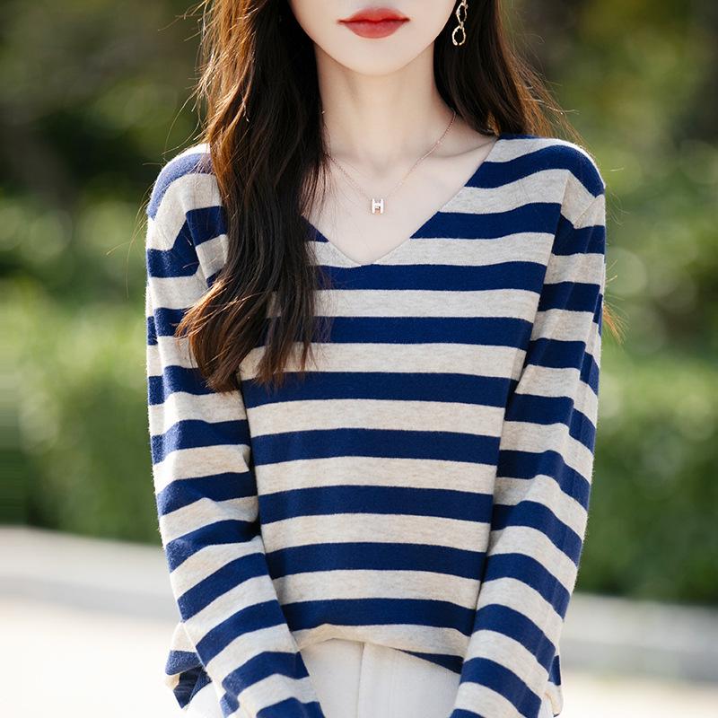 Autumn V-Neck Velvet Knit Pullover: Women's Short Sleeve Striped Sweater, Loose Fit, Korean Style