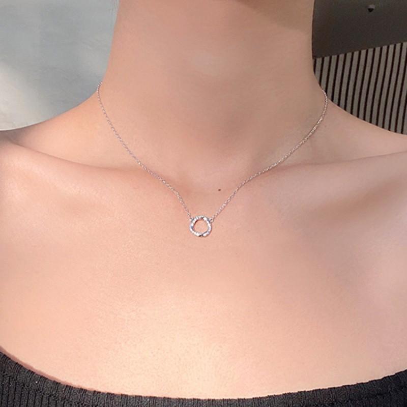 Mobius Ring Necklace Women Versatile High-End Style Ins Trend Minimalist Fashion Clavicle Chain