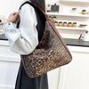 Leopard Print Shoulder Bag Large Capacity Fashion Trend Underarm Bag Versatile Casual Hand Bag Women's Bag