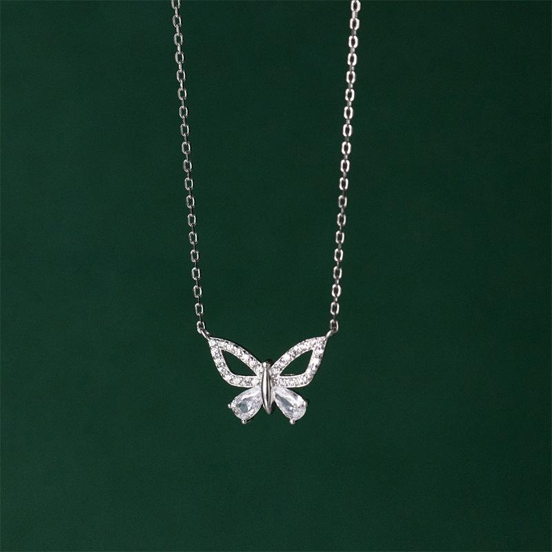 Sparkling Hollow Butterfly Pendant Necklace: Korean Fashion, Versatile and Exquisite Clavicle Chain for Women