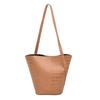 Stylish Large Capacity Women's Handbag 2023 Trendy Fashionable Commuter Bucket Bag