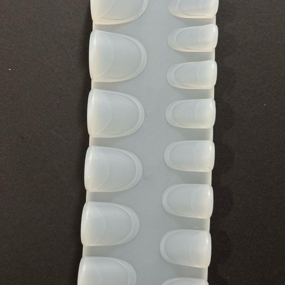 Shallow Fit Silicone Nail Mold Anti Overflow Nail Extension Template New Base Film Mold Nail Salon